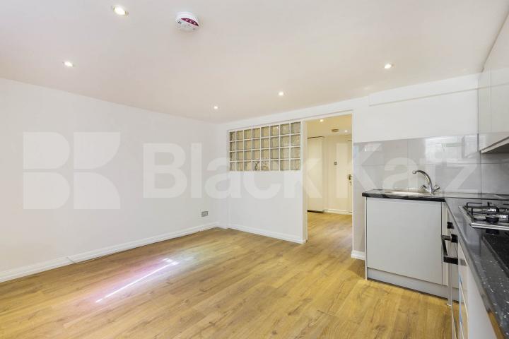 Rent includes gas electric & water - mins to tube and shops   Parkway, Camden / Regents Park